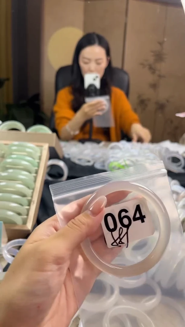 手镯玛瑙/玉髓未镶嵌064