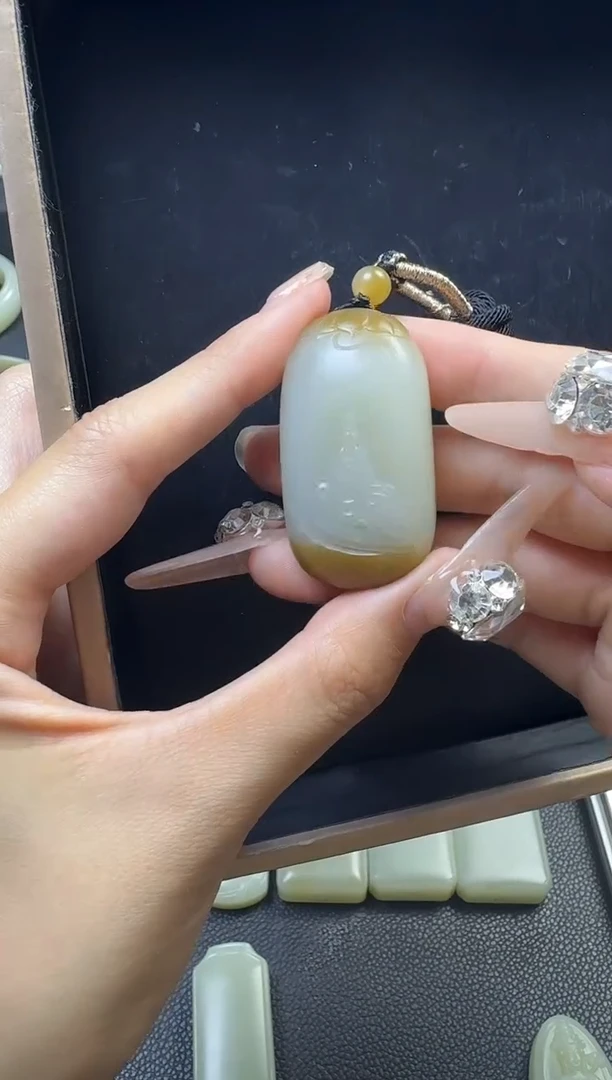 和田玉未镶嵌颈饰9