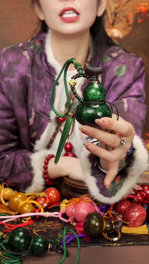 352 --大漆开口小葫芦----178