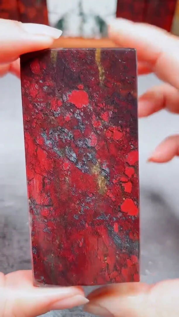 玉桂林鸡血玉素章19 3.8左右