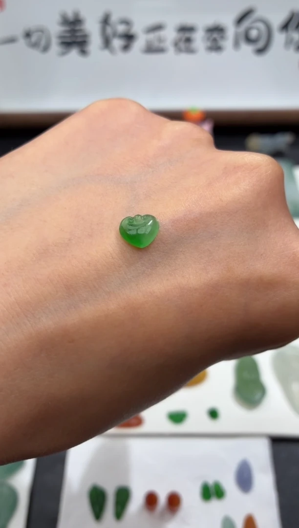 定制翡翠未镶嵌翡翠