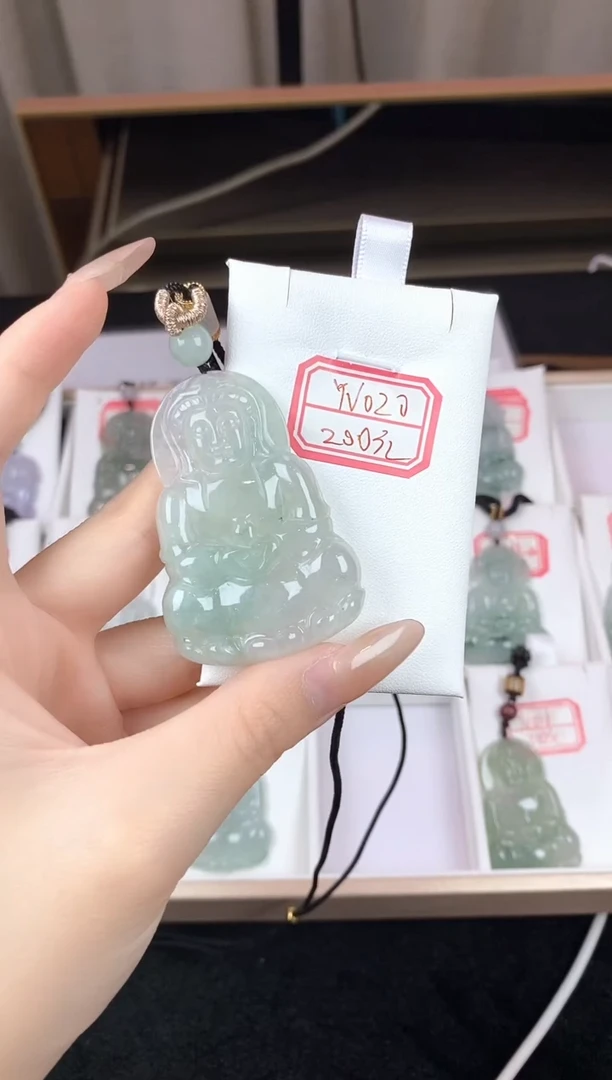 翡翠未镶嵌颈饰YV020冰中观音