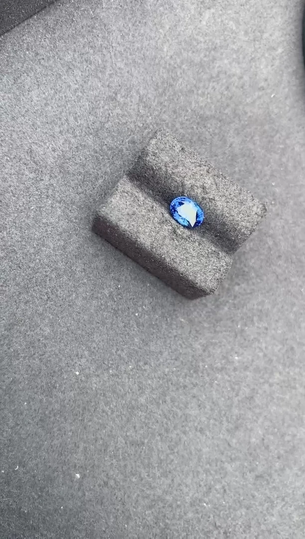 蓝宝石裸石未镶嵌1.5ct无烧矢车菊AC