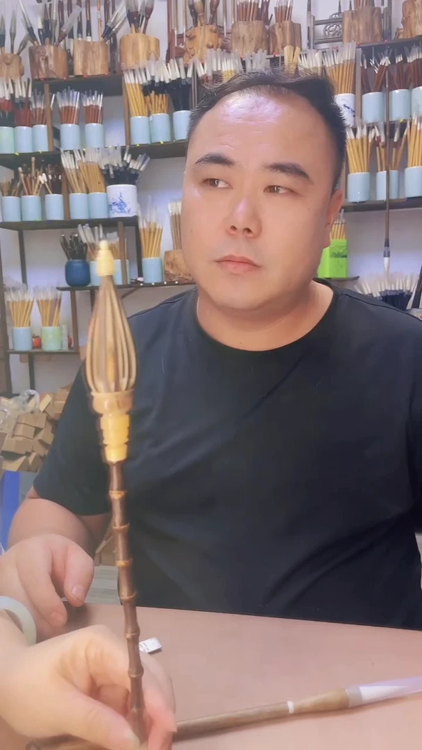 迟**行紫竹牛角仿唐净纯狼毫一支