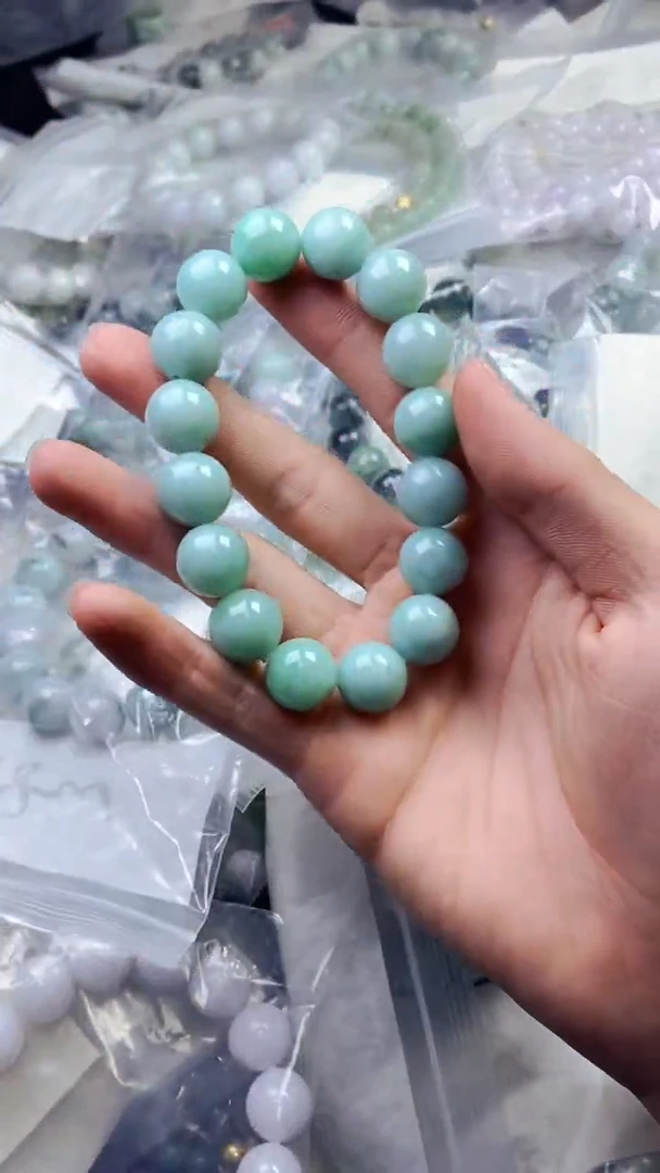 定制翡翠未镶嵌珠串