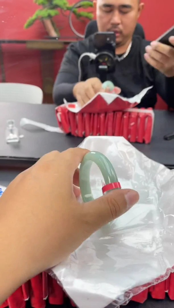 未镶嵌手镯翡翠翡翠手镯3