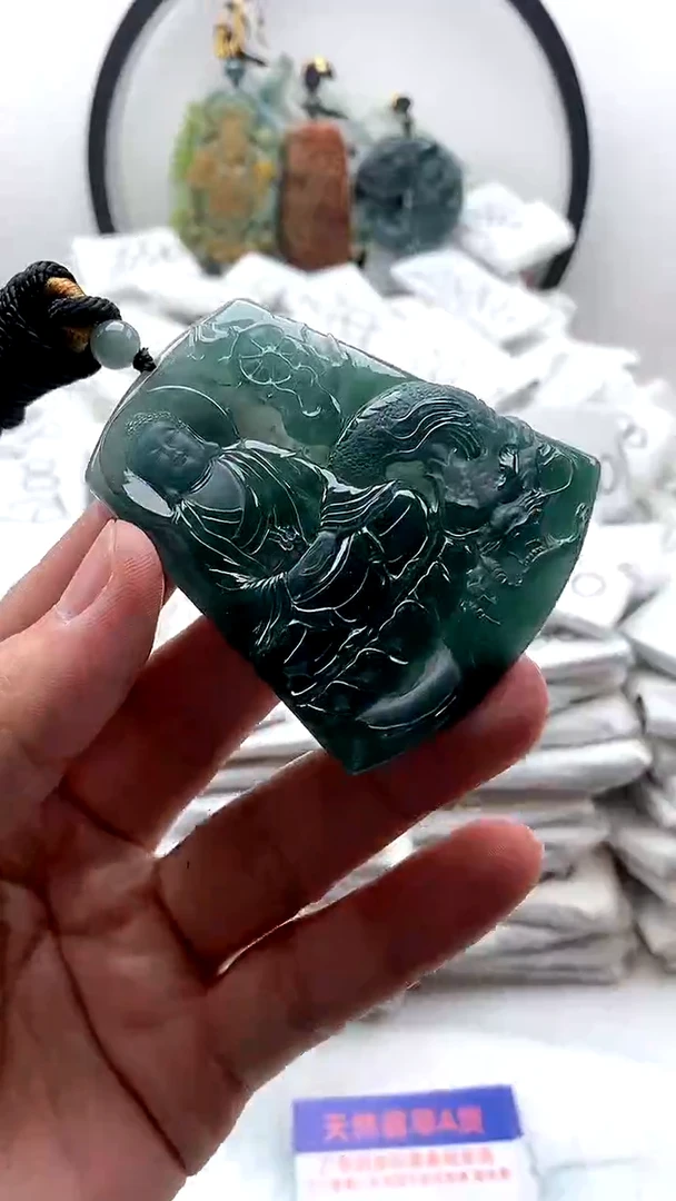 【闪购商品】翡翠颈饰未镶嵌大日如来