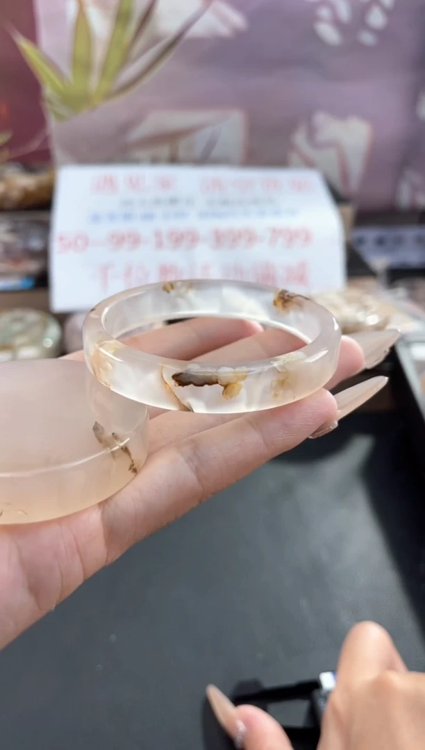 未镶嵌手镯石英质玉54