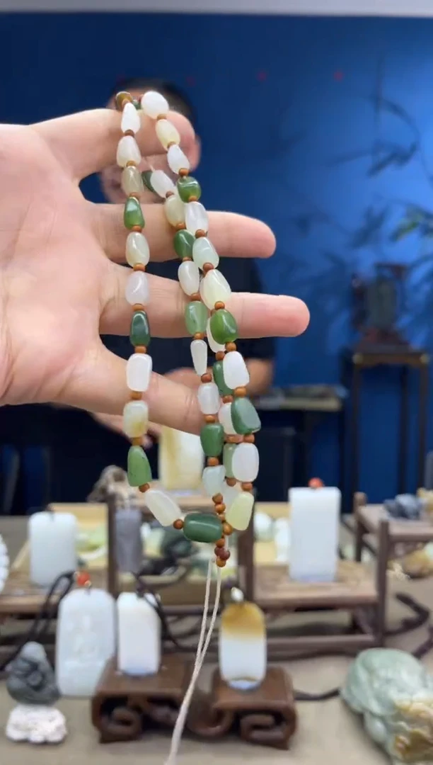 和田玉未镶嵌颈饰1