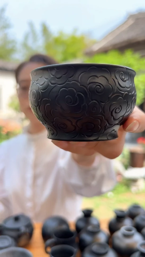 泥塑神农黑陶精品满工满雕鸡缸杯