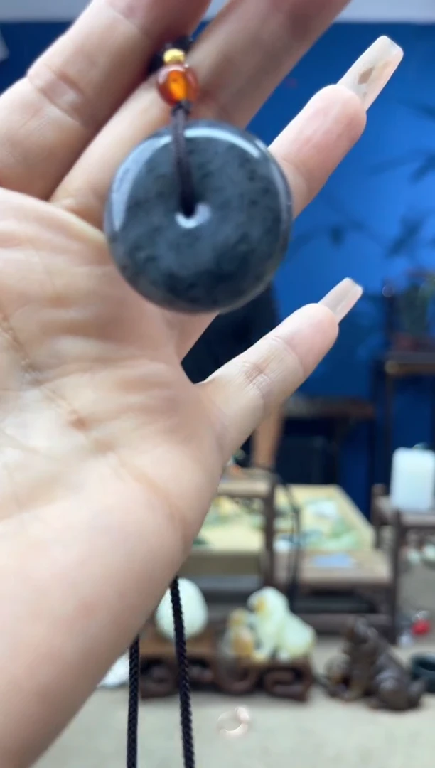 和田玉未镶嵌颈饰1