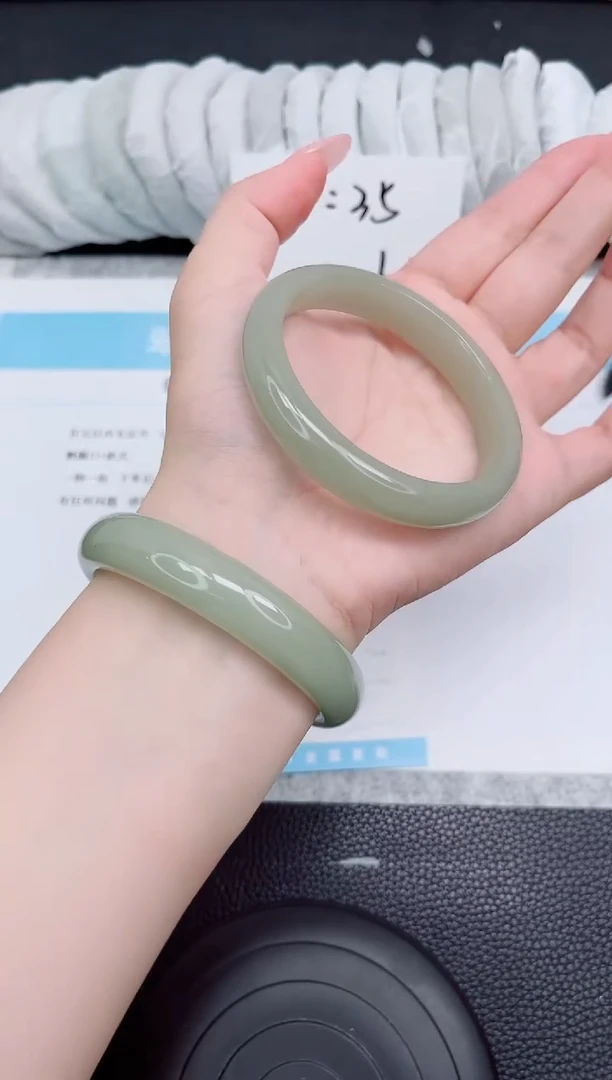 石英质玉手镯未镶嵌12-58.1