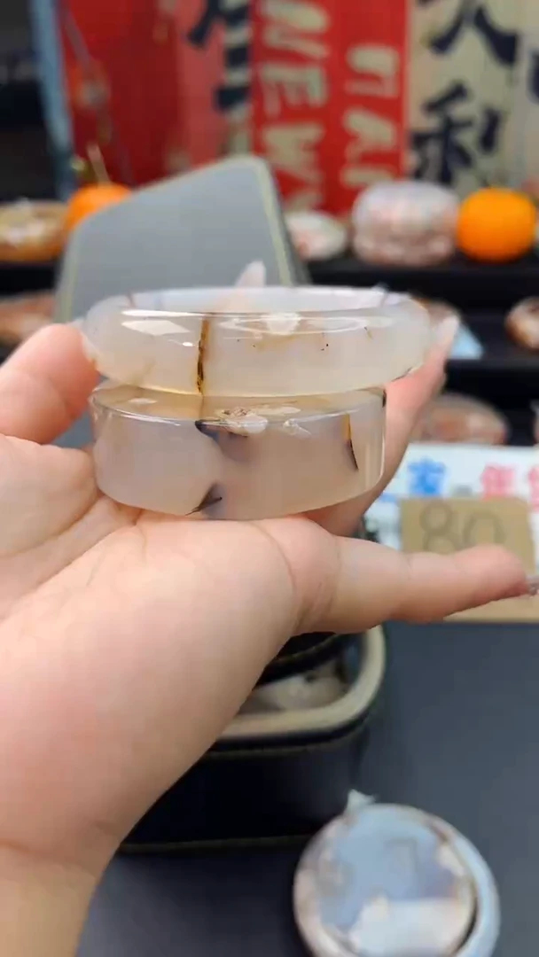 【闪购商品】石英质玉手镯未镶嵌赠送镯心（63圈口）无证书