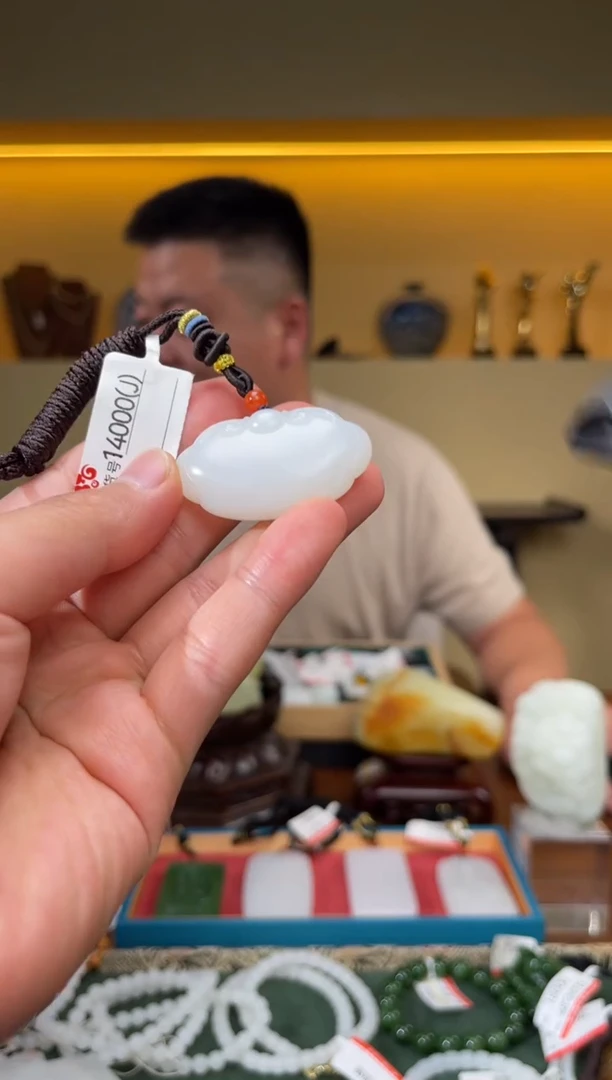 和田玉未镶嵌颈饰J