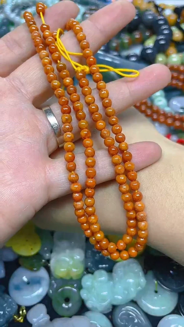 颈饰未镶嵌翡翠4mm/ N /翡翠A货，一件也是批发价