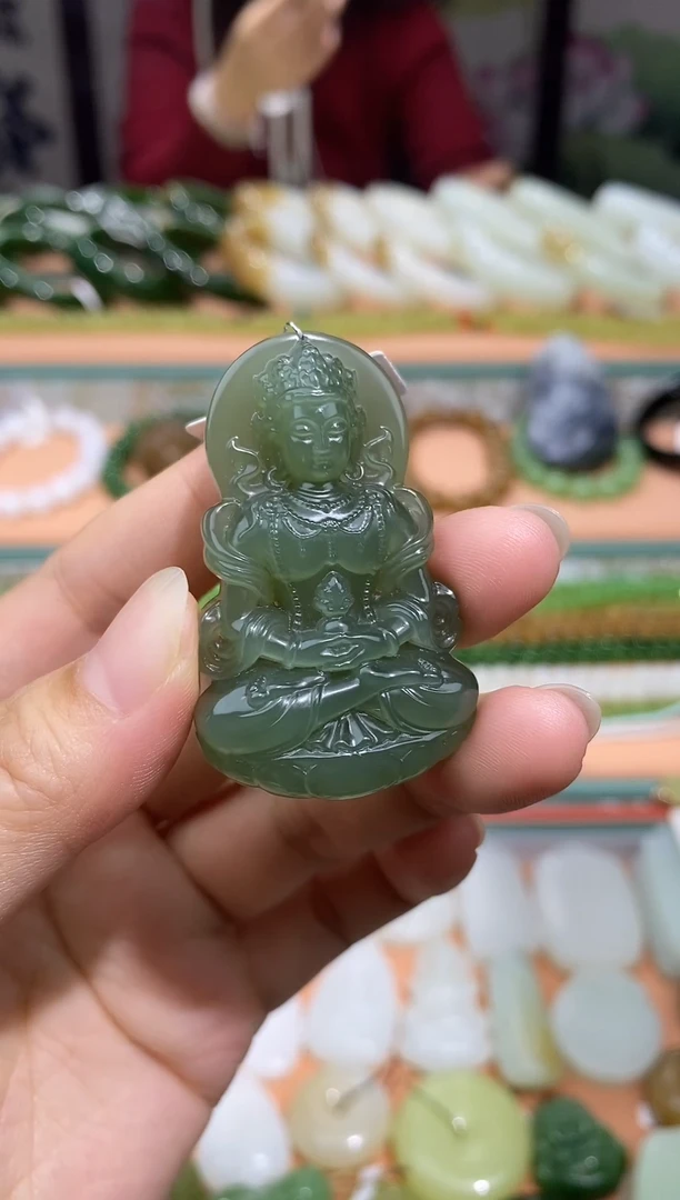 吊坠(赠链)未镶嵌和田玉冰底湖水绿观音