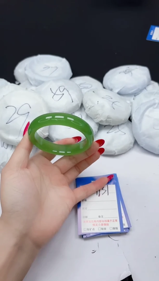 未镶嵌手镯石英质玉A131/5657