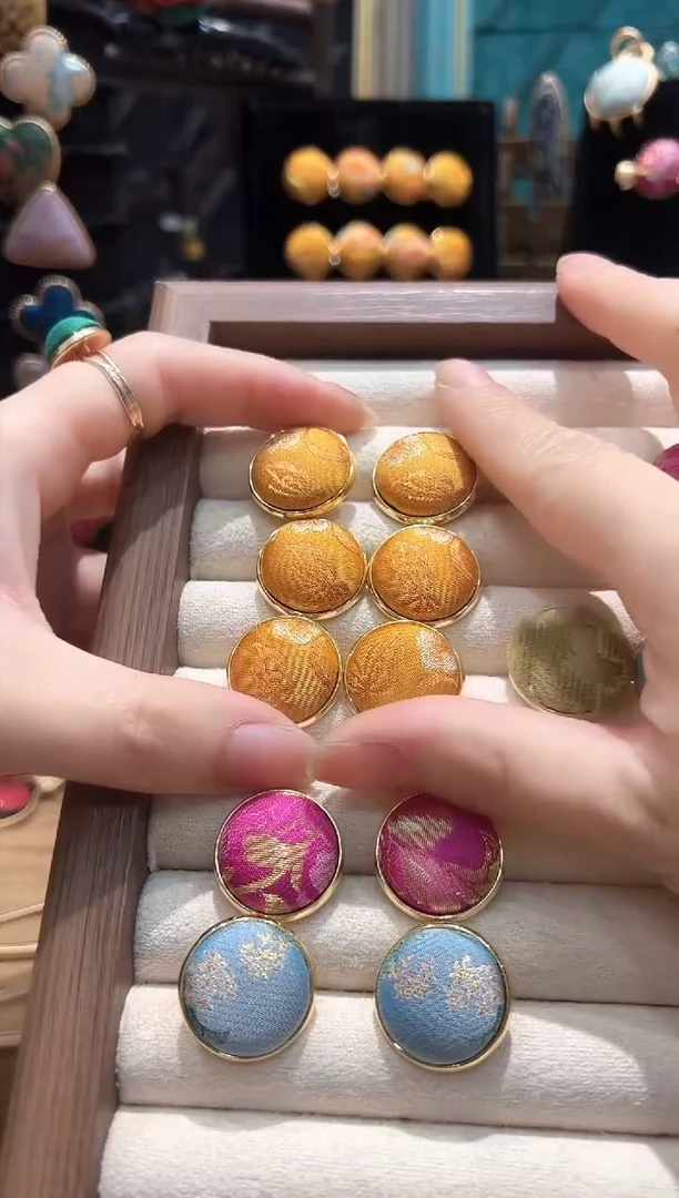 【闪购商品】【孤品车2.23】橘金色大耳钉一对孤品