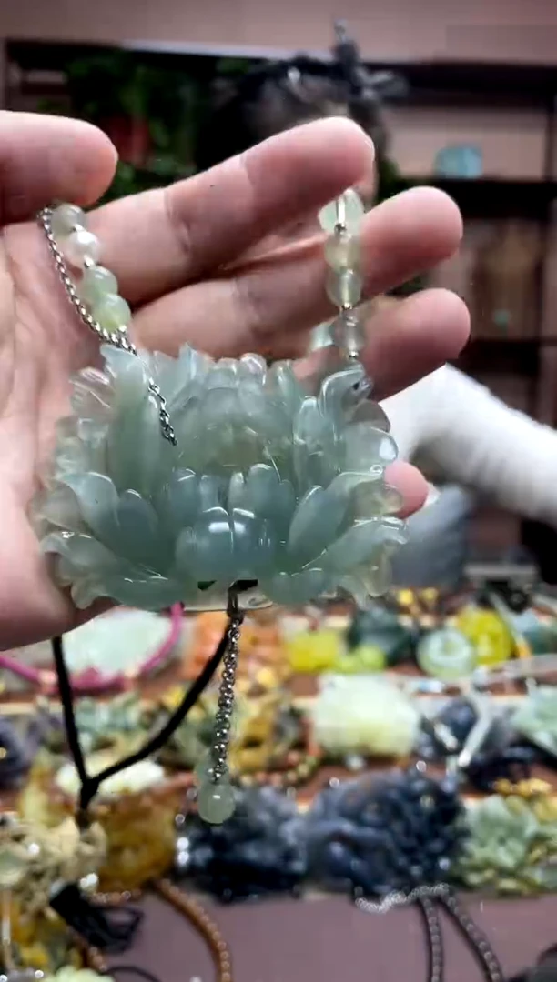 未镶嵌岫玉吊坠·