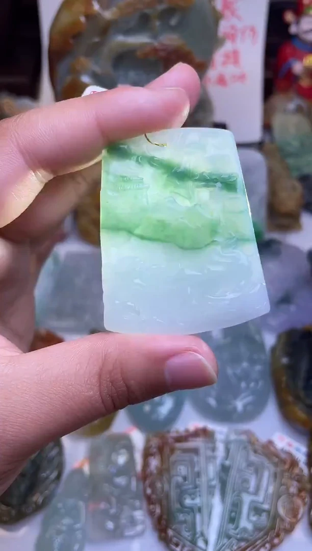 颈饰未镶嵌翡翠山水