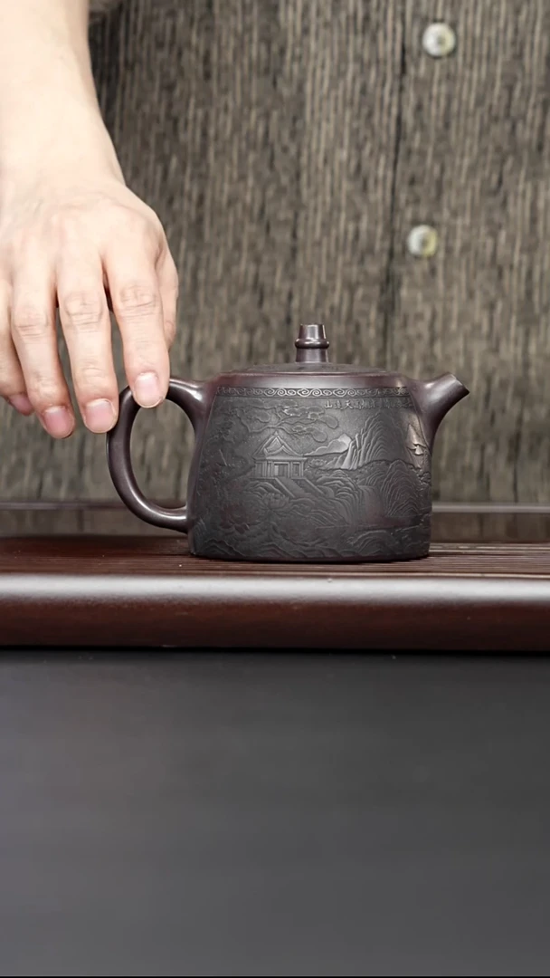 茶壶紫砂宜兴紫砂壶 石红莲花汉铎 钱兴芳 400cc