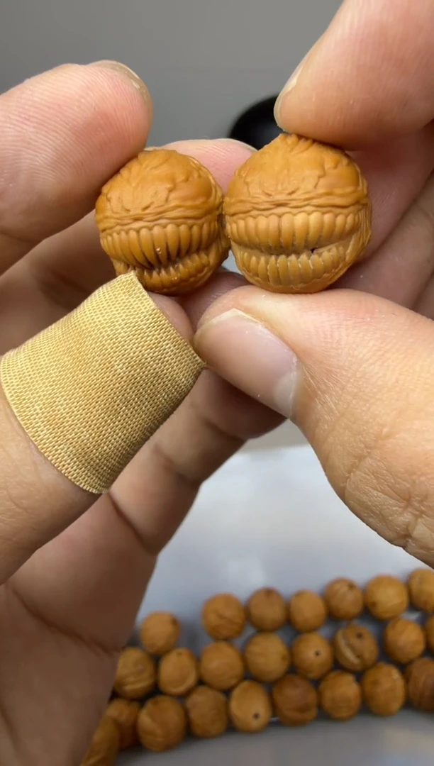 吊坠猴头核桃面具  镂空不镂空随机发