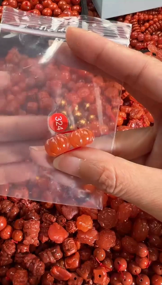 【闪购商品】南红玛瑙颈饰未镶嵌1