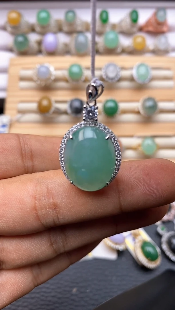 【闪购商品】翡翠吊坠(赠链)银S925镶嵌6660