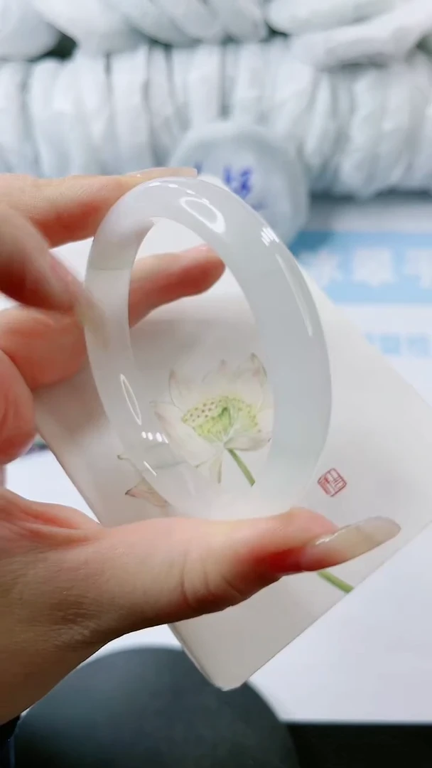 【闪购商品】石英质玉手镯未镶嵌多样性发货V436