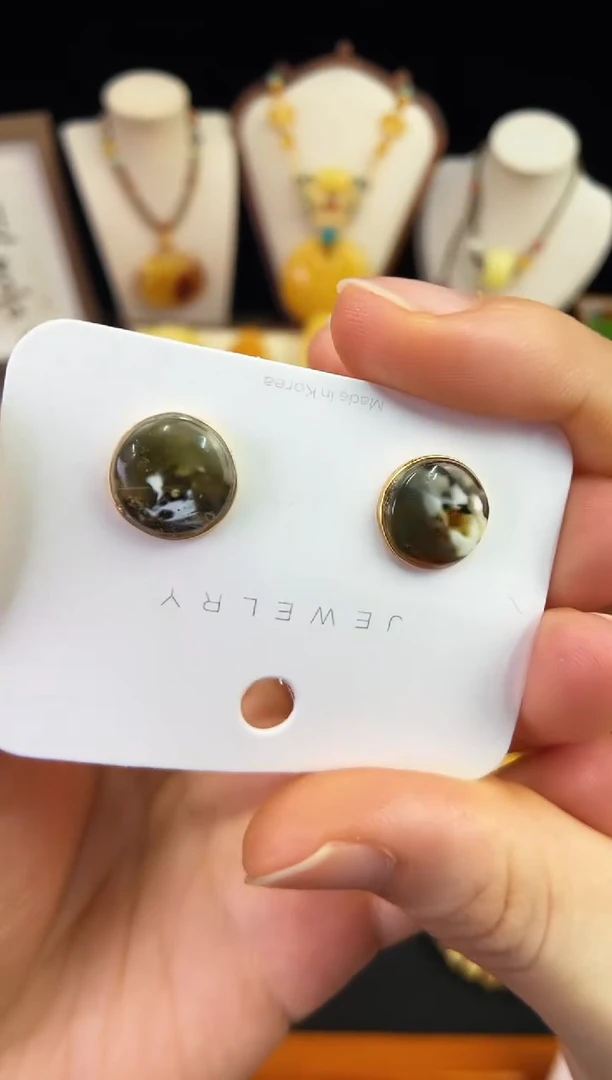 琥珀未镶嵌珠宝奇石柒月