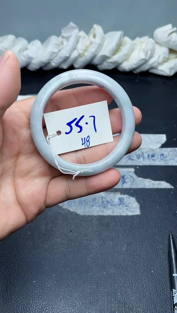 未镶嵌手镯翡翠48