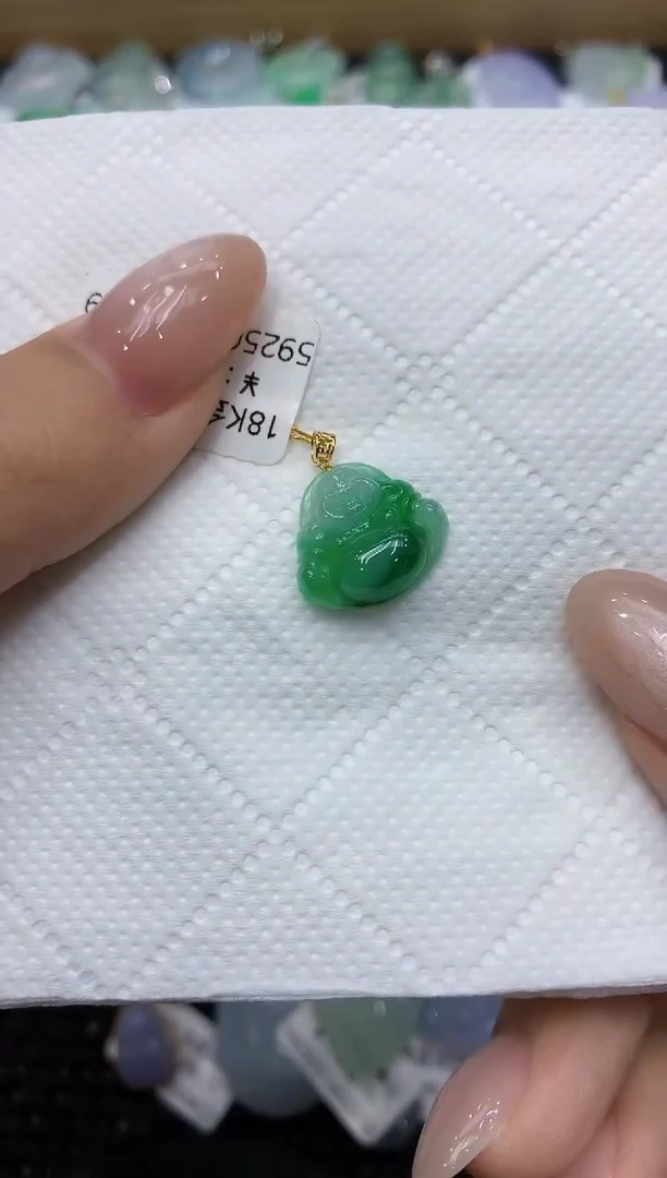 翡翠18K金镶嵌颈饰111111111111