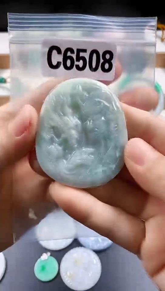 颈饰未镶嵌翡翠天然翡翠吊坠挂件