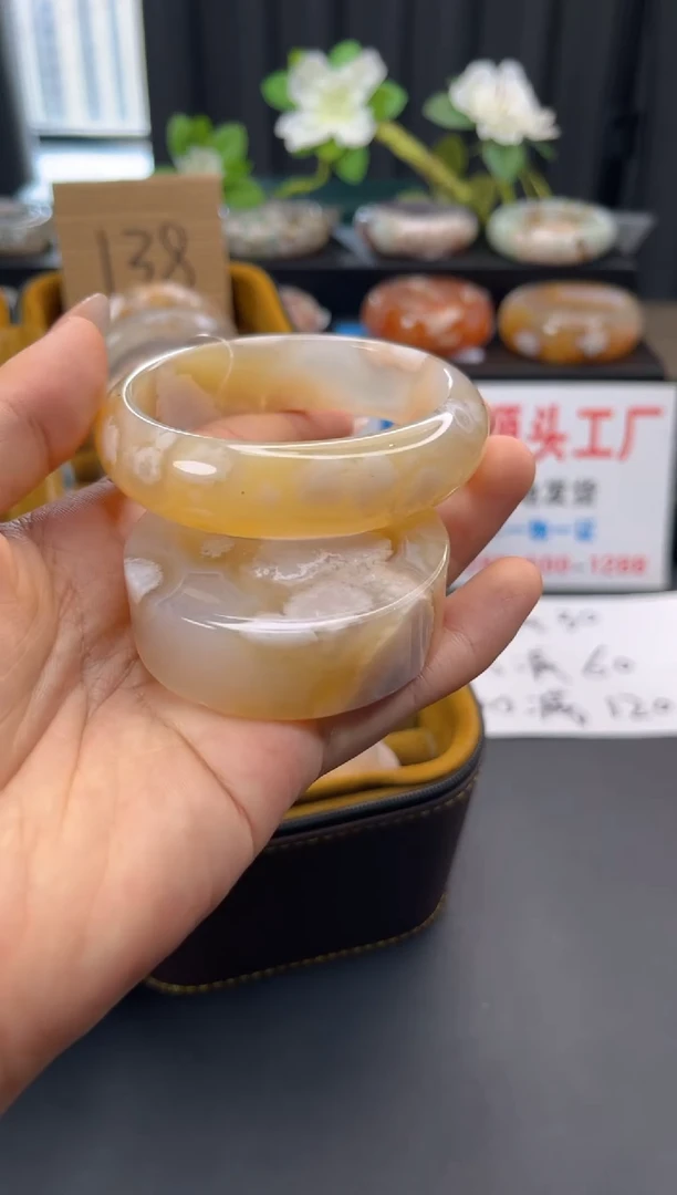 未镶嵌手镯石英质玉赠送镯心（56圈口）