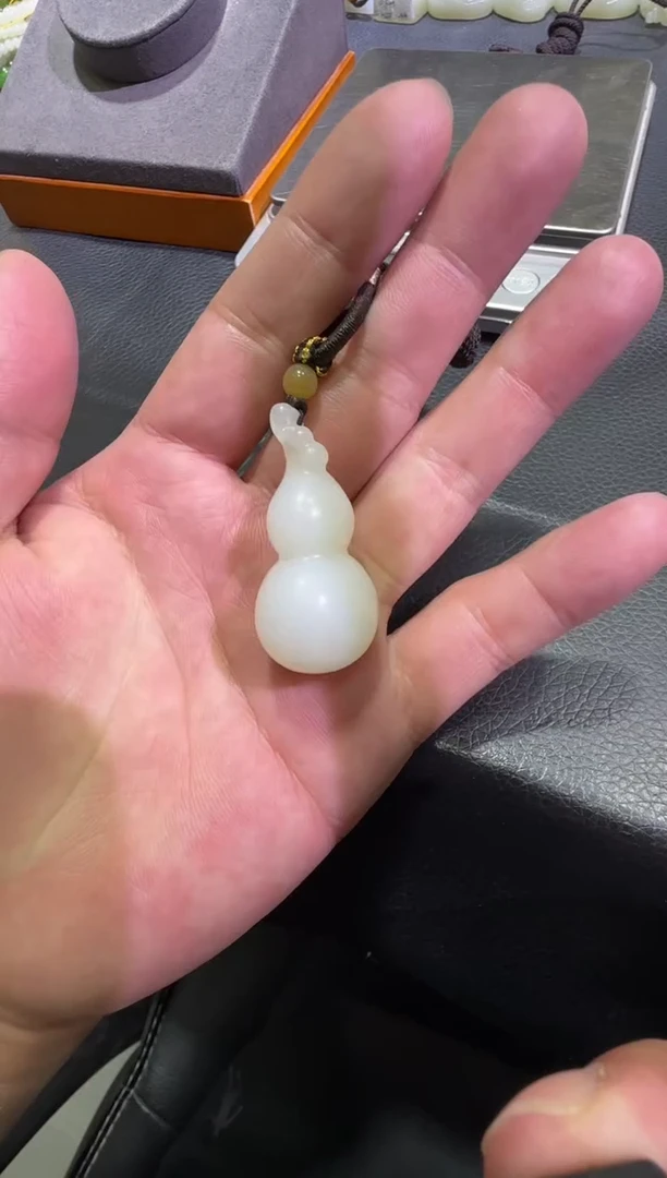 吊坠(赠链)未镶嵌和田玉天泰白玉葫芦挂件（产地直发）