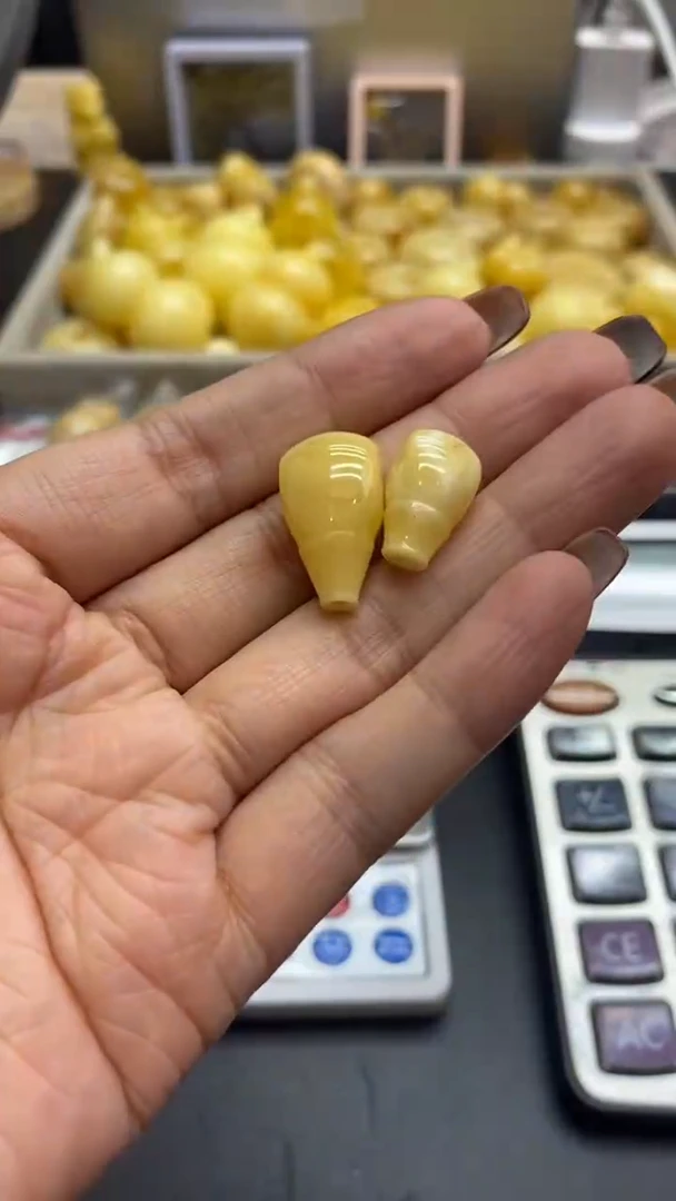 琥珀未镶嵌珠宝奇石2507一对