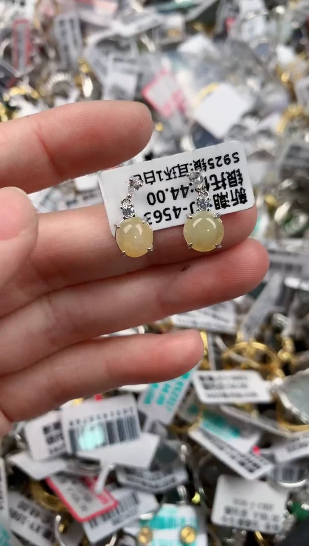 银S925镶嵌戒指翡翠777          6