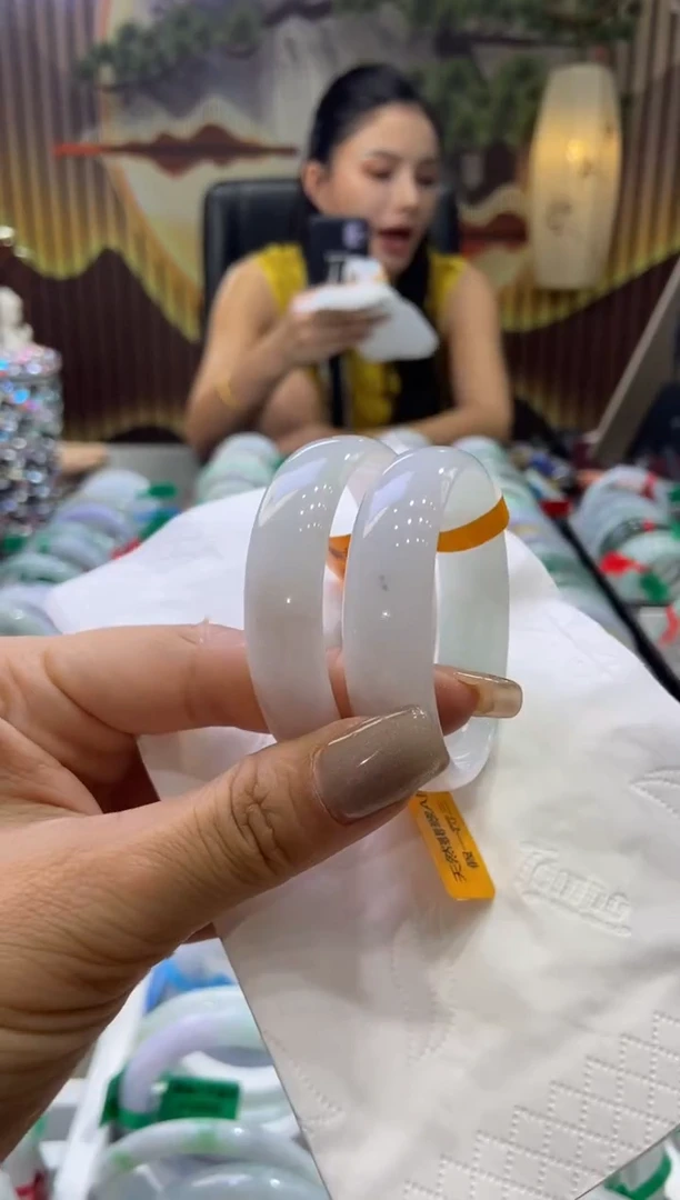未镶嵌手镯翡翠多样性仅发其一05904