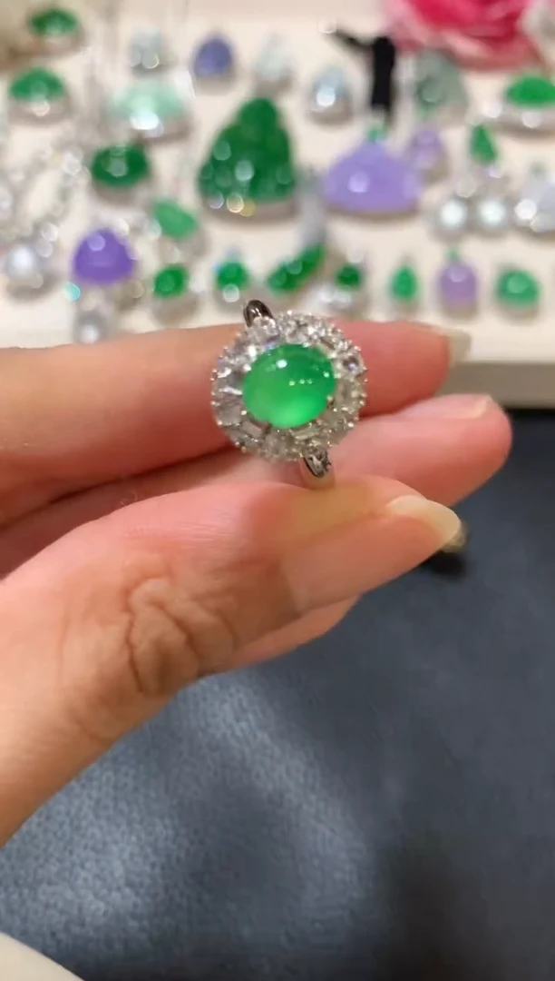 18K金镶嵌戒指翡翠m118