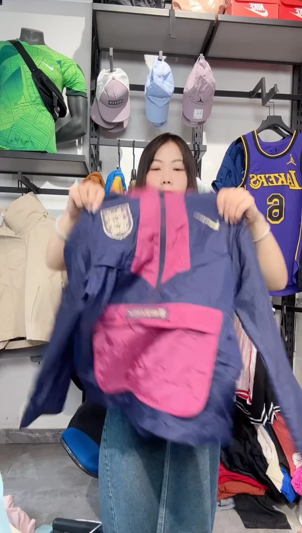 1689  编码 瑕疵款直播间过款为准 尺码