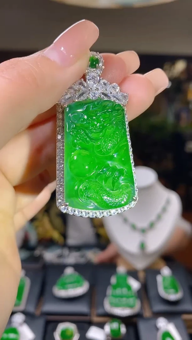 【闪购商品】翡翠吊坠(不含链)未镶嵌翡翠吊坠