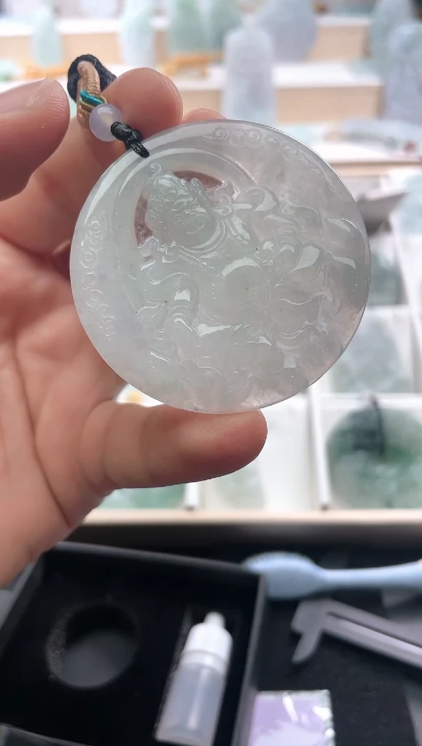 翡翠未镶嵌颈饰..../4/12/ 206