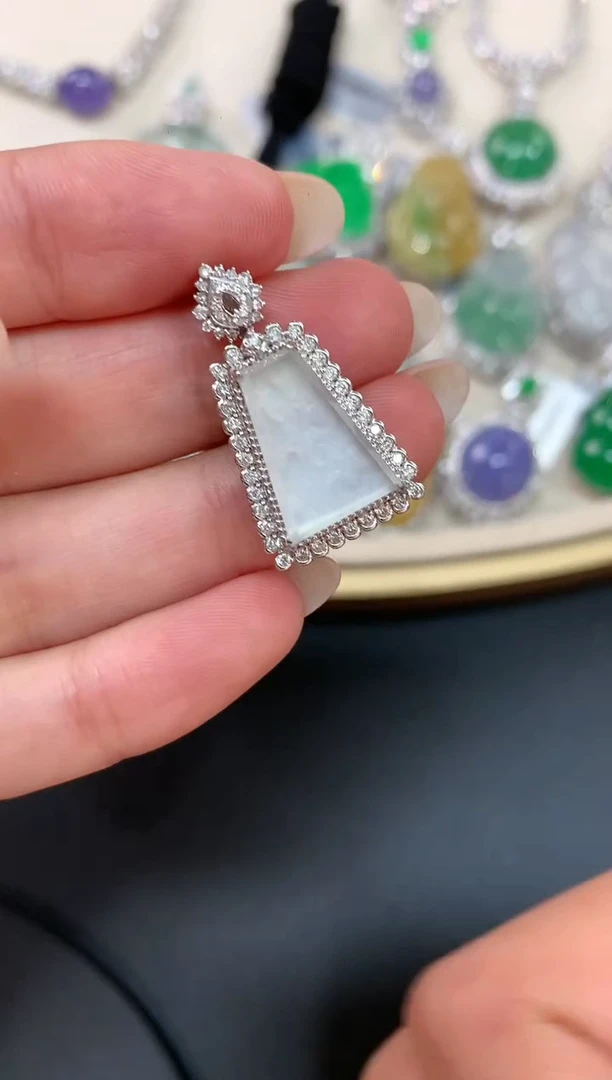 【闪购商品】翡翠吊坠(不含链)18K金镶嵌A89|5800