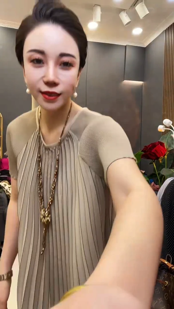 聚酯纤维（涤纶）咖色 百褶裙