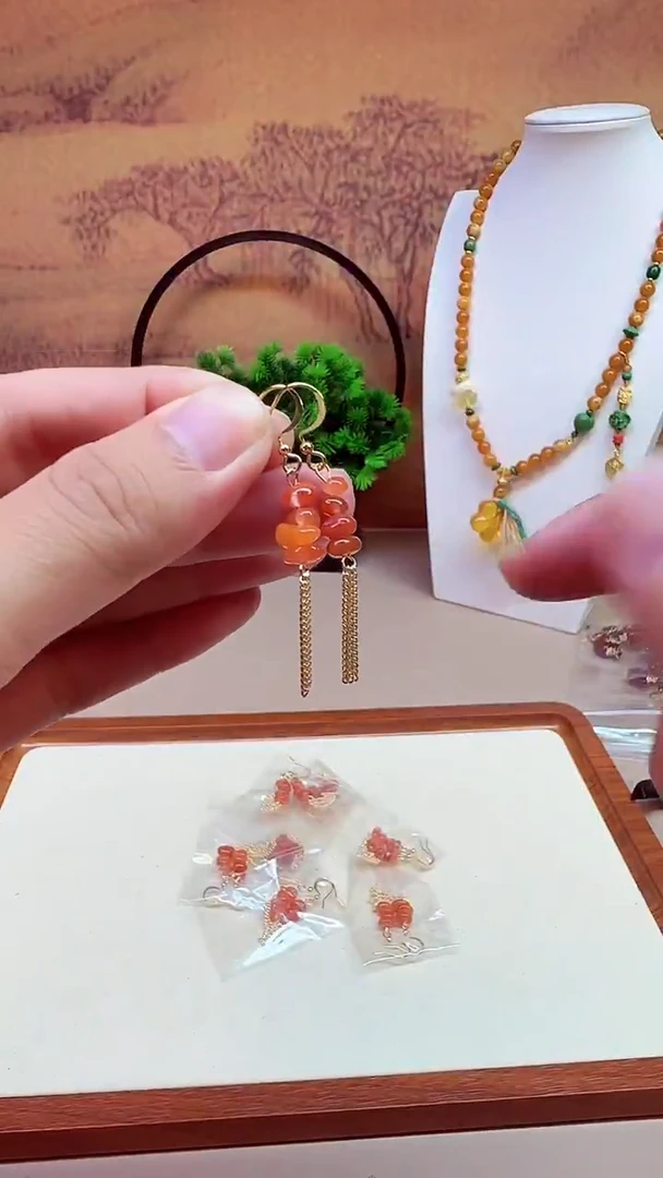 14K金镶嵌南红玛瑙耳饰E109