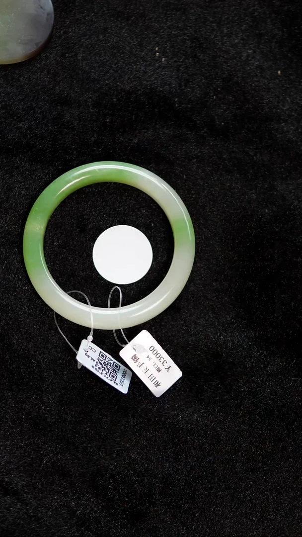 【闪购商品】和田玉手镯未镶嵌54圈口正装半山水翠青手镯