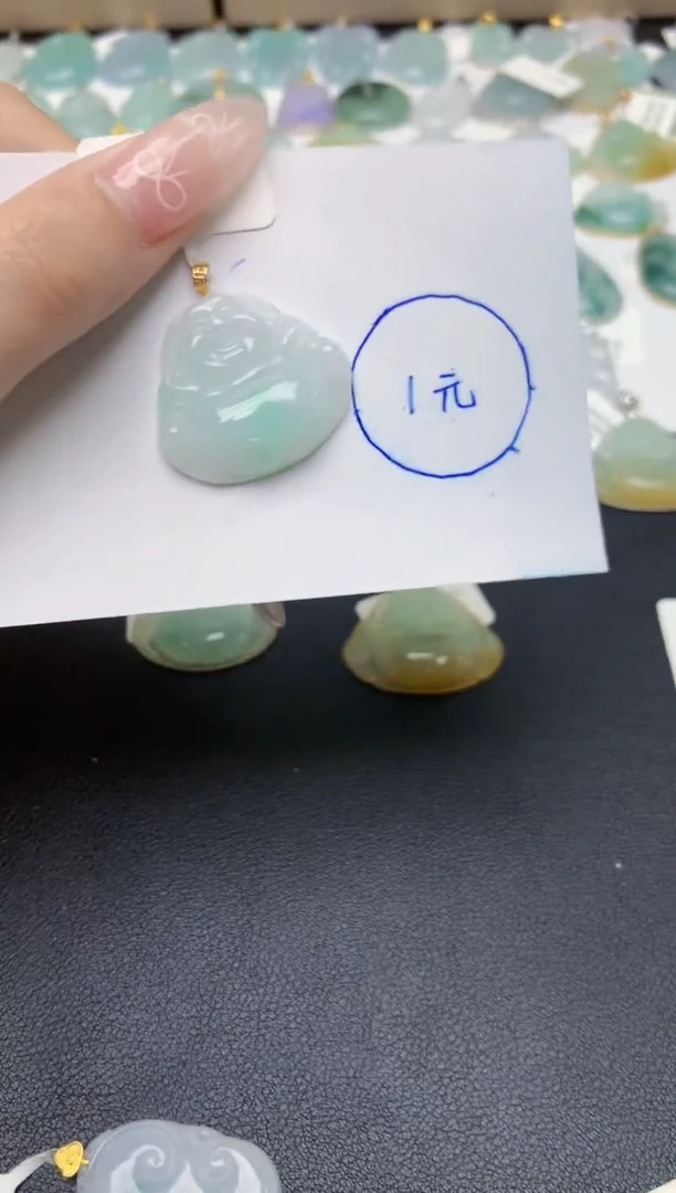 翡翠18K金镶嵌颈饰天然翡翠A货