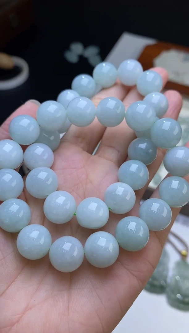 未镶嵌挂件翡翠浅**g305921
