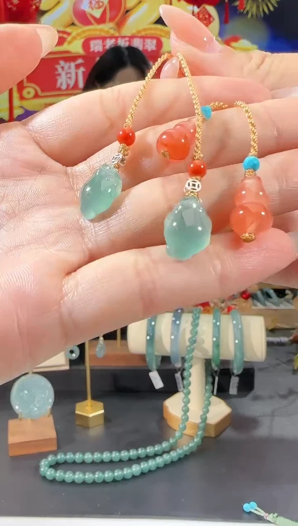 【闪购商品】翡翠吊坠(不含链)未镶嵌三足蟾多样性发一