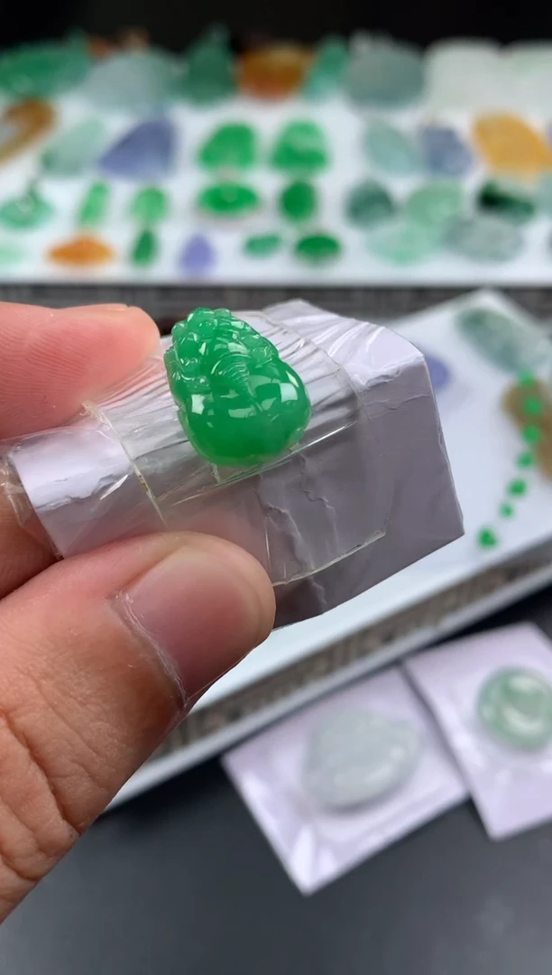 【闪购商品】定制翡翠未镶嵌翡翠